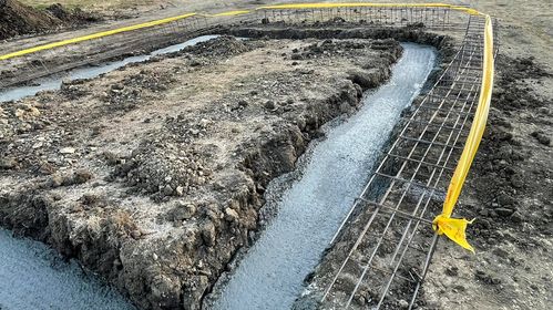 Какво се случва в Лозенец и защо бетонират скалите край плажа